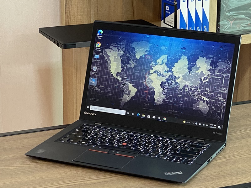Lenovo ThinkPad X1 Carbon 3th มีตำหนิ