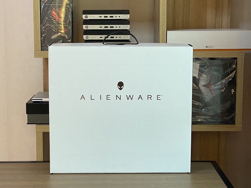DELL Alienware m15 R3-WW56911001THW10
