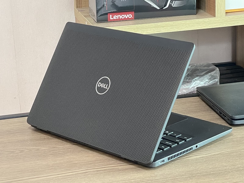 DELL Latitude 7320