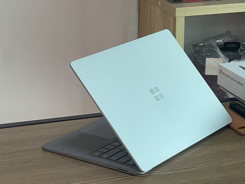 Microsoft Surface Laptop 5