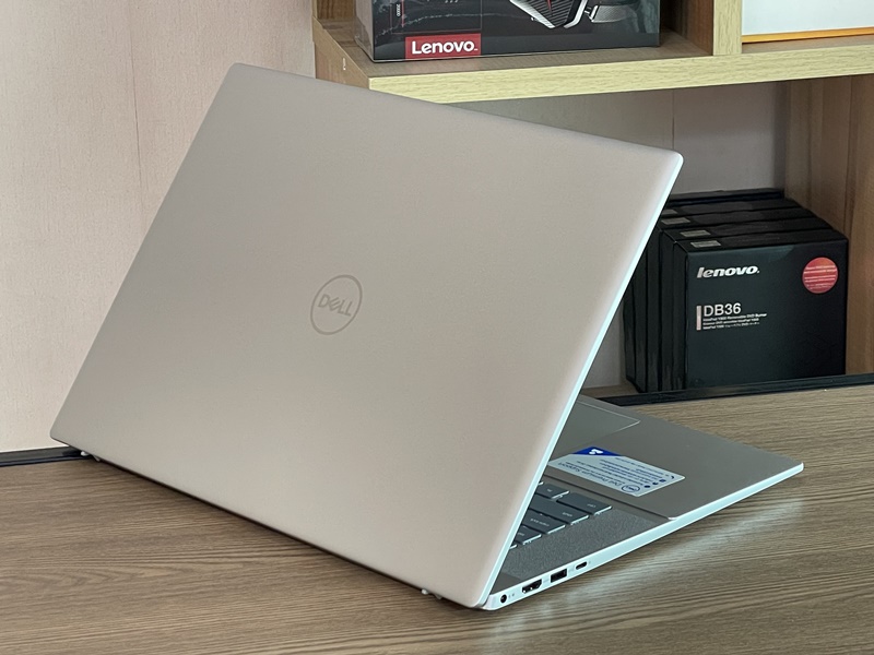 DELL Inspiron 16 5635