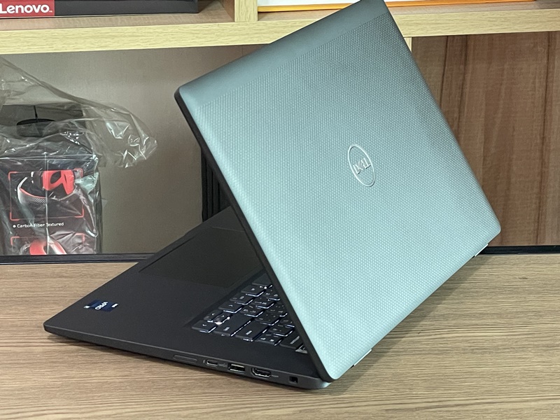 DELL Latitude 7530