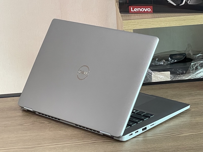 DELL Latitude 5330