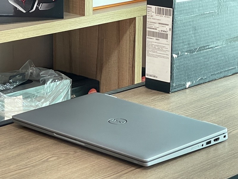 DELL Latitude 5330