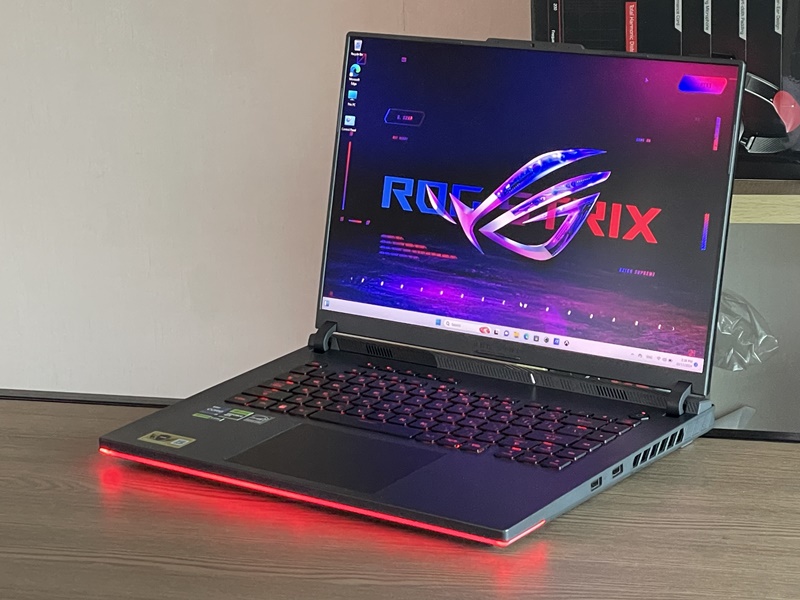 Asus ROG Strix G16 G614JVR-N4051W