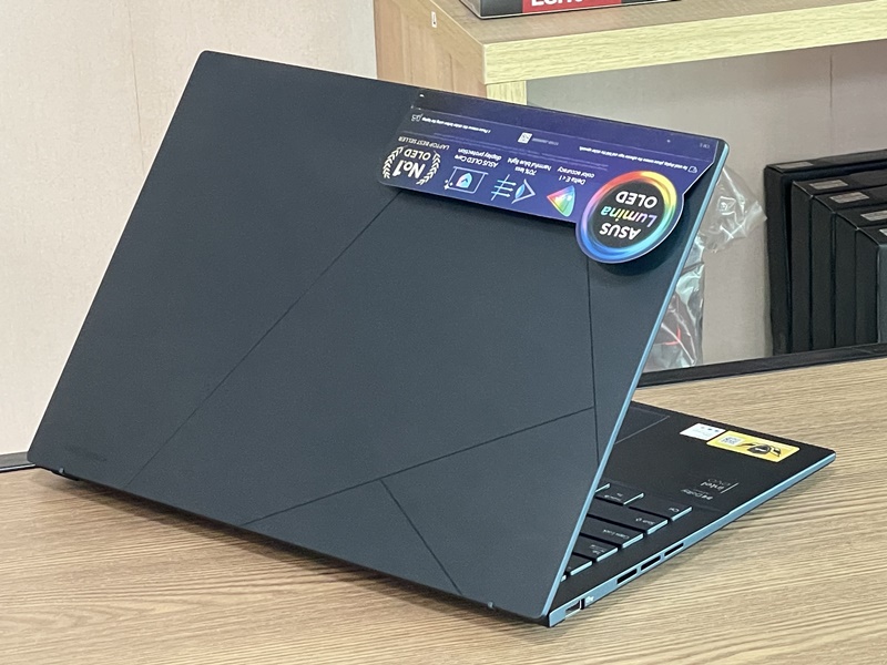 Asus ZenBook 14 OLED UX3405MA