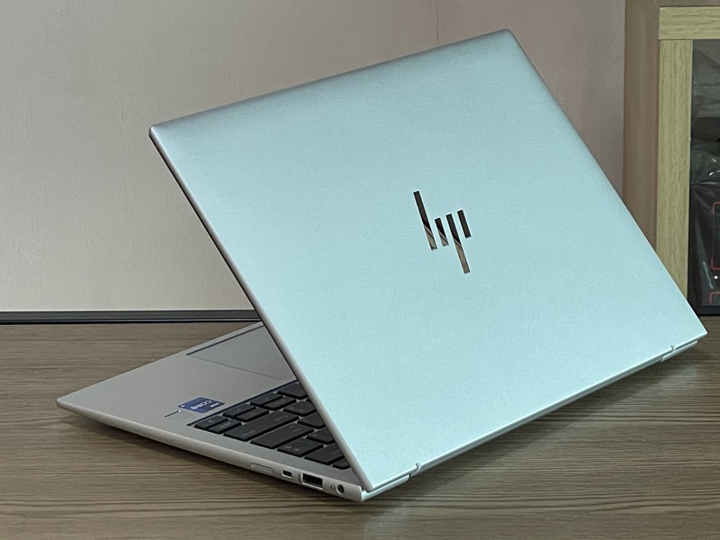 HP EliteBook 830 G10