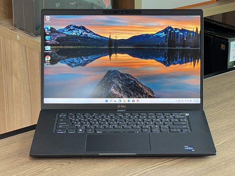 DELL Latitude 7530