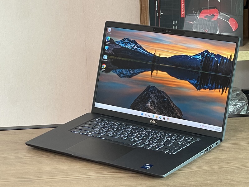 DELL Latitude 7530