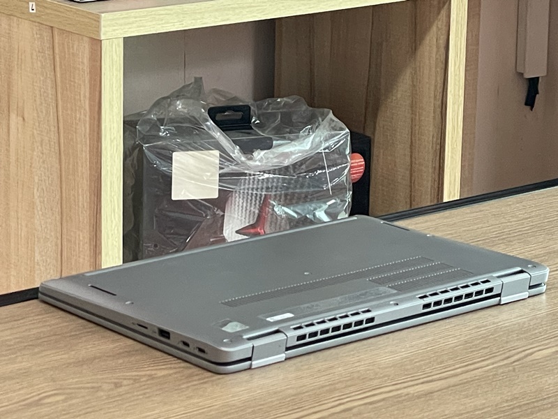 DELL Latitude 5330