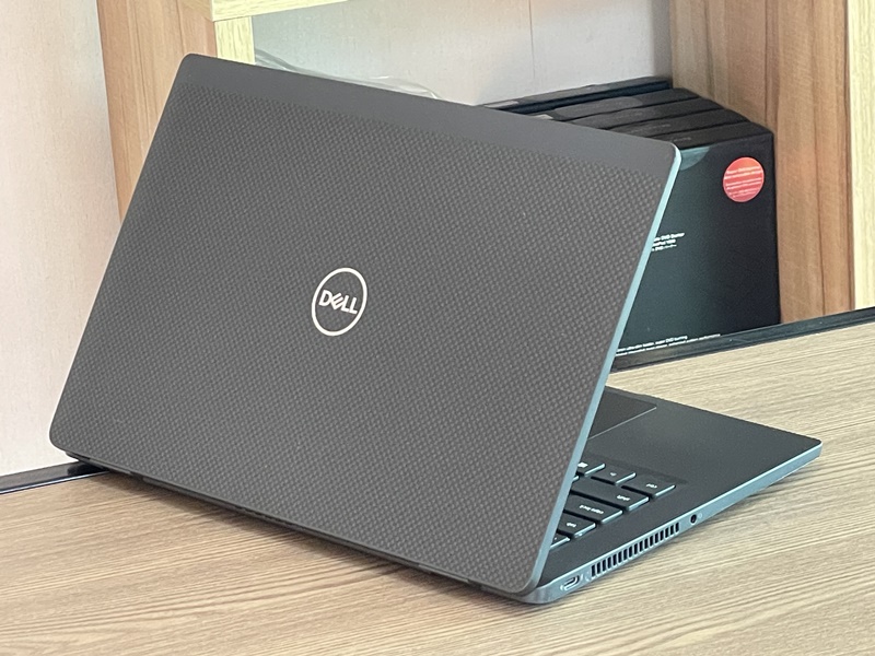 DELL Latitude 7320