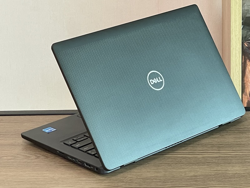 DELL Latitude 7320