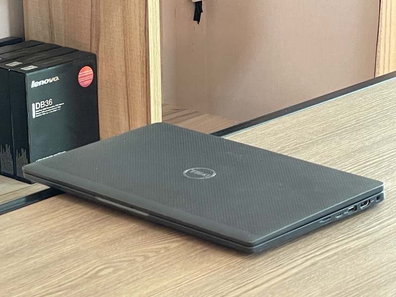 DELL Latitude 7320