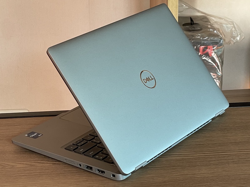 DELL Latitude 5330