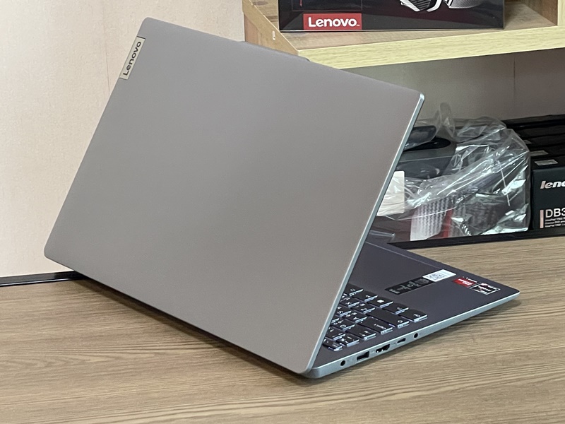 Lenovo IdeaPad Slim 3 15ABR8