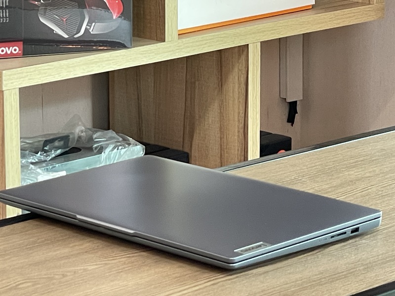 Lenovo IdeaPad Slim 3 15ABR8