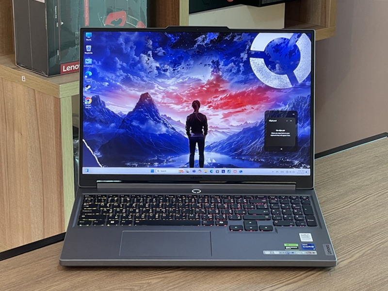 Lenovo Legion 5 16IRX9-83DG00DCTA