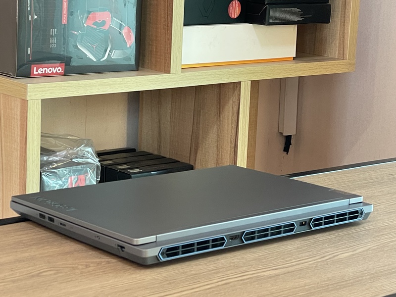 Lenovo Legion 5 16IRX9-83DG00DCTA