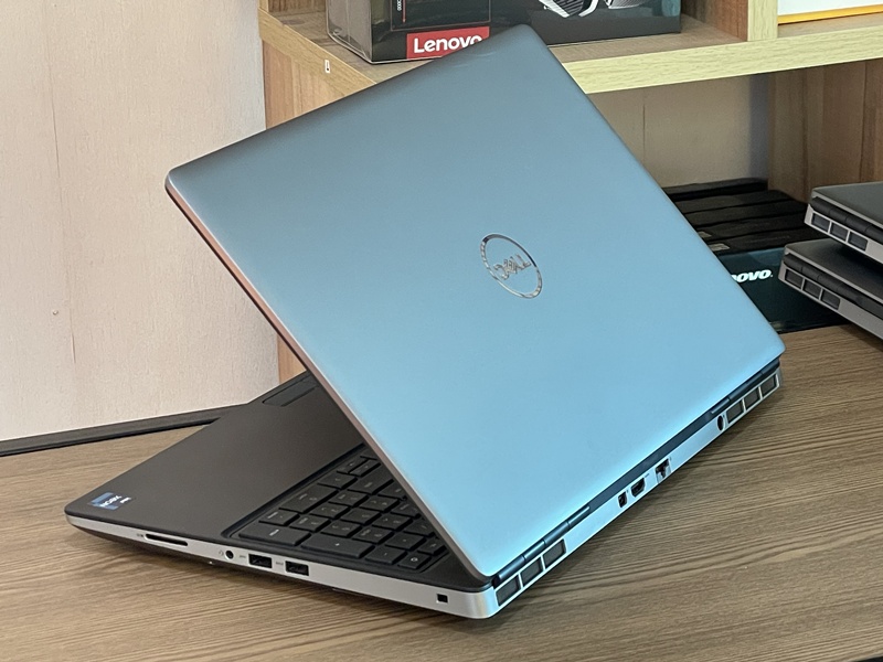 Dell Precision 7560