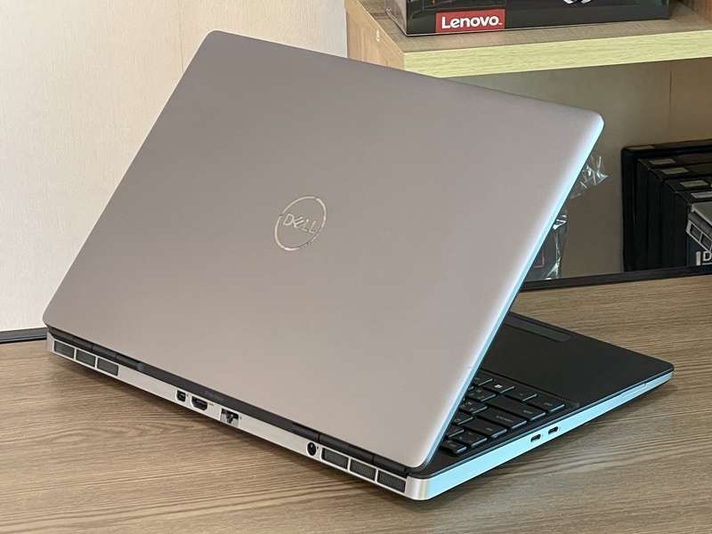 Dell Precision 7560