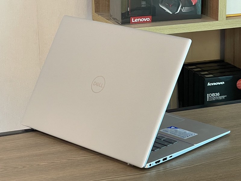 DELL Inspiron 16 5635