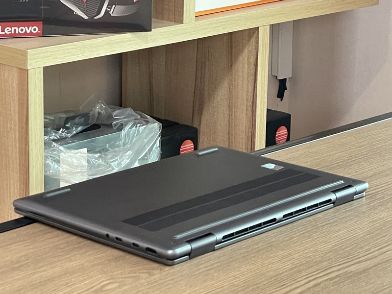 Lenovo Yoga 7i 14IRL8