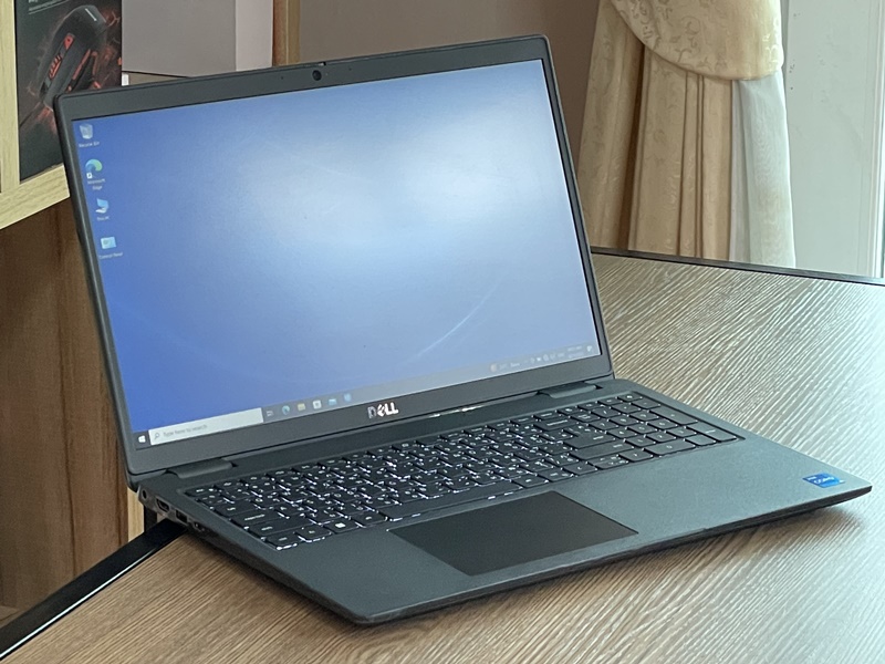 DELL Latitude 3520