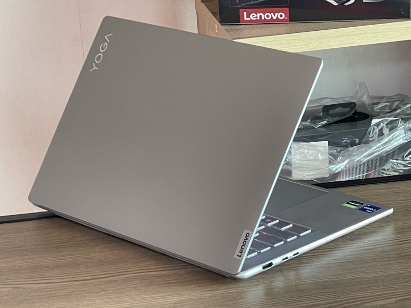 Lenovo Yoga Slim 7 ProX 14IAH7