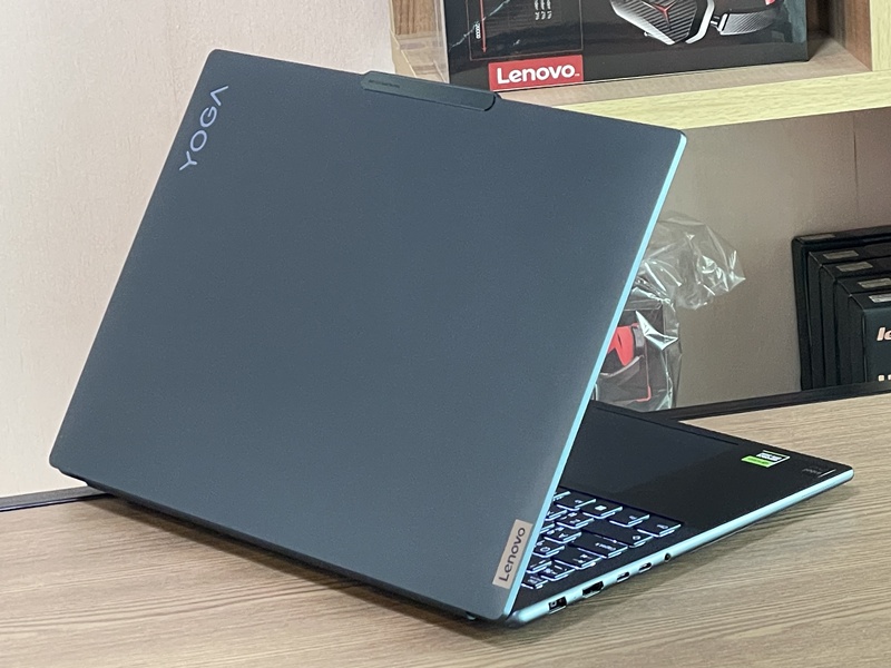 Lenovo Yoga Pro 9 16IMH9 CTO