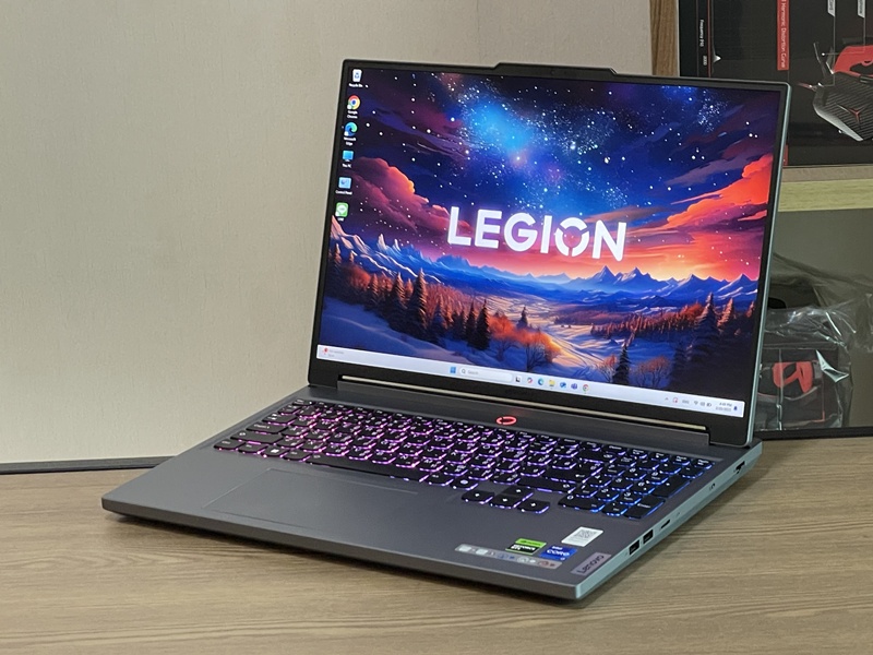 Lenovo Legion 5 16IRX9-83DG00DCTA