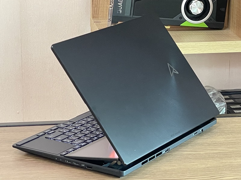 Asus ZenBook Pro 14 Duo OLED