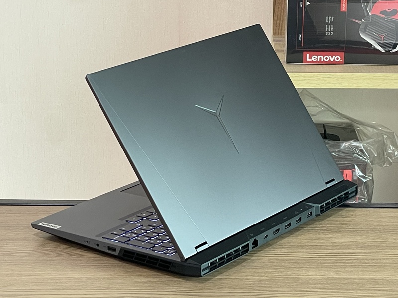 LENOVO LEGION Y9000P IAH7H