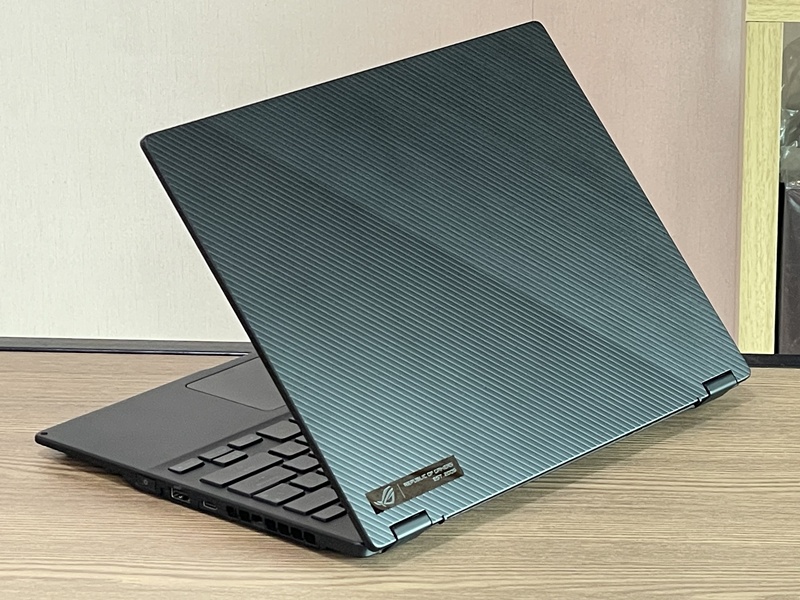 Asus ROG Flow X13 GV301RE