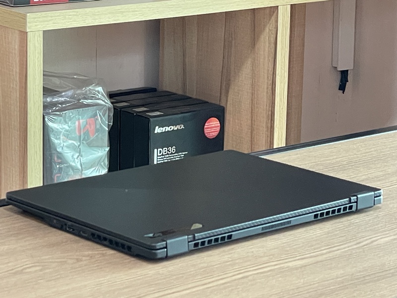 Asus ROG Flow X13 GV301RE