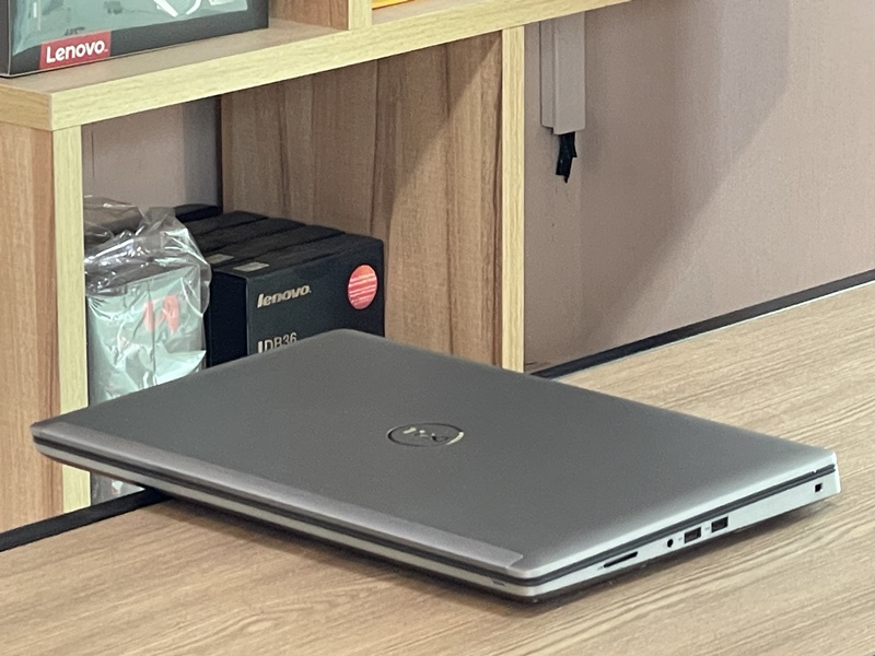 Dell Precision 7560