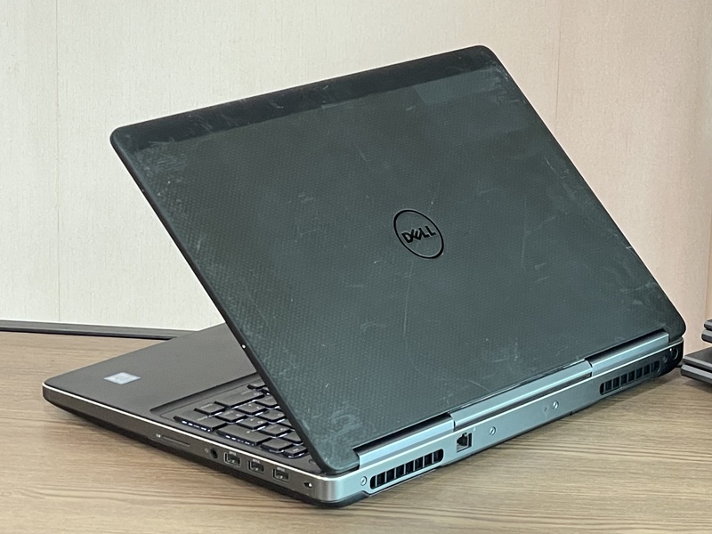 Dell Precision 7520