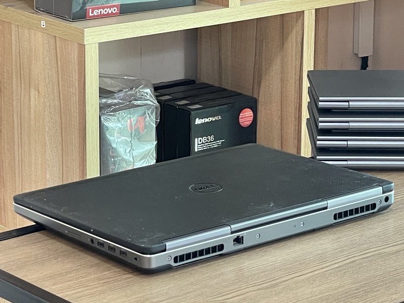 Dell Precision 7520