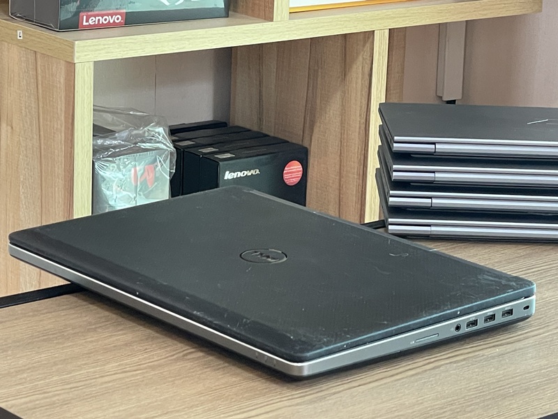 Dell Precision 7520