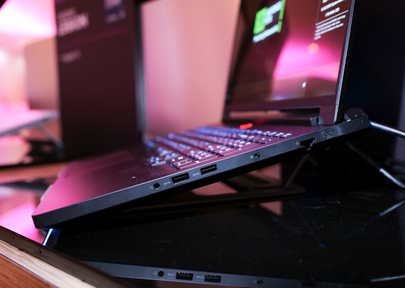 LENOVO LEGION PRO 7 16IAX10H LENOVO LEGION PRO 7 16IAX10H
