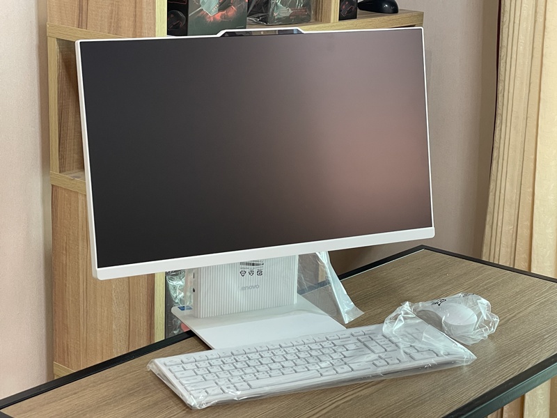 LENOVO IDEACENTRE 24IRH9