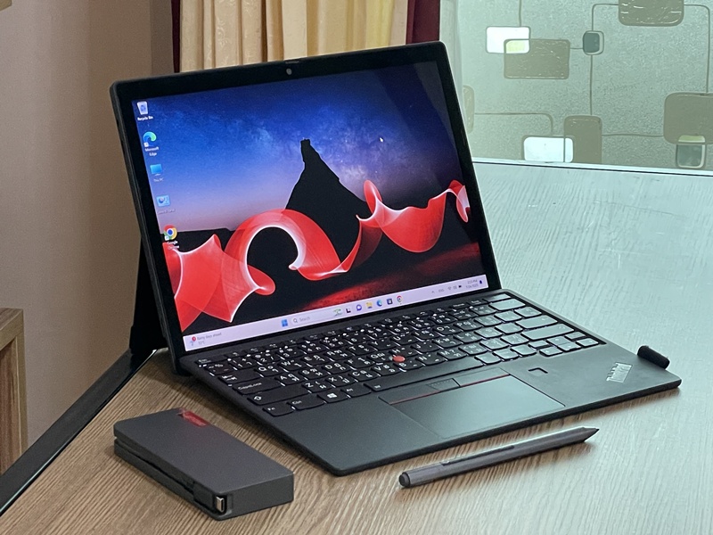Lenovo ThinkPad X12 Detachable