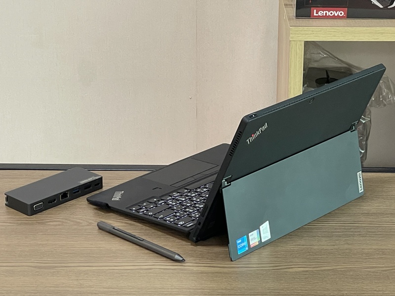 Lenovo ThinkPad X12 Detachable