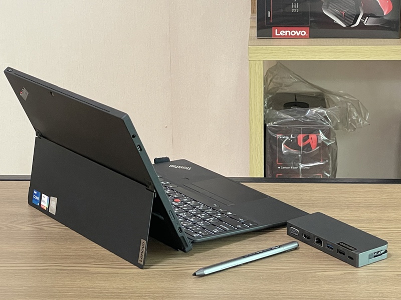 Lenovo ThinkPad X12 Detachable