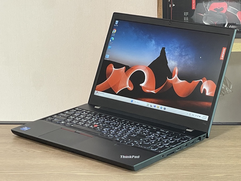 Lenovo ThinkPad P15v G2