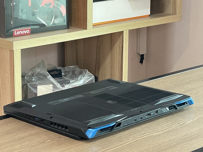 Acer Predator Helios 16 PHN16-72-72FG