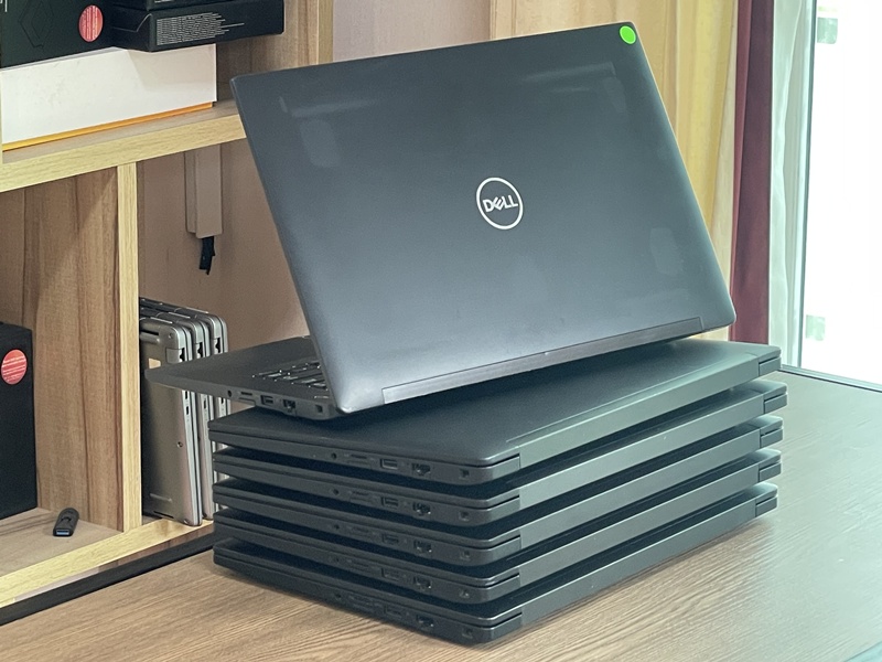 DELL Latitude 7490