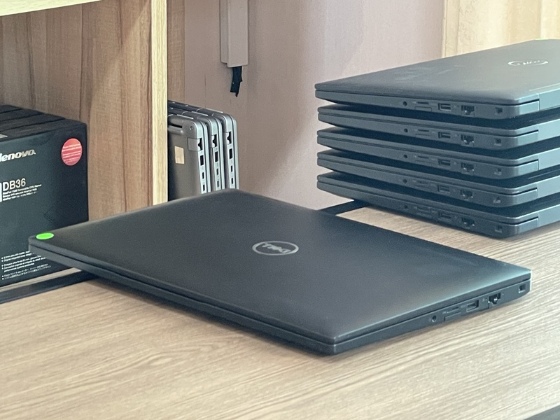 DELL Latitude 7490