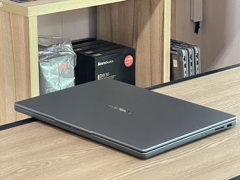 Lenovo IdeaPad Slim 3 15IRH10