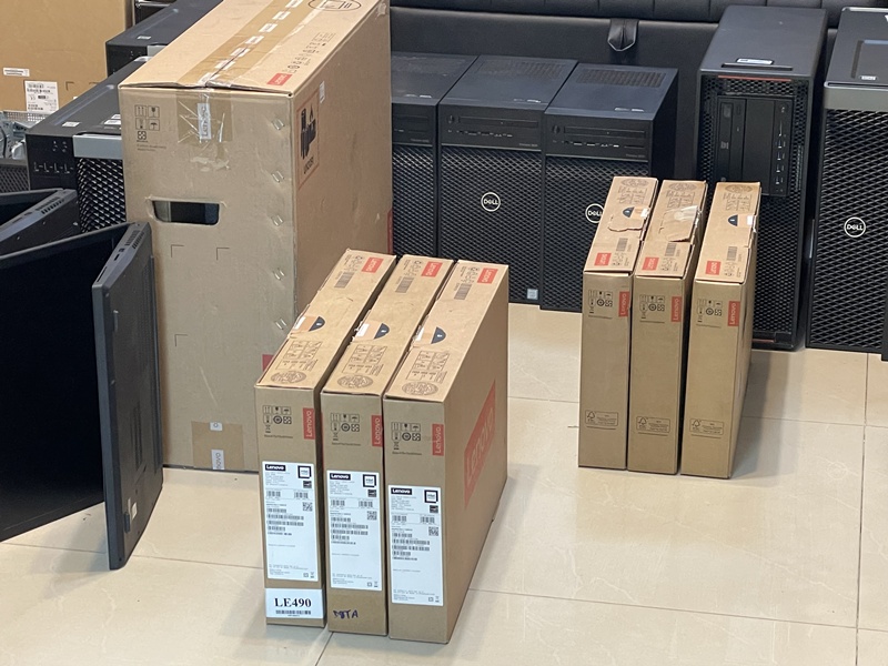 Lenovo IdeaPad Slim 3 15IRH10