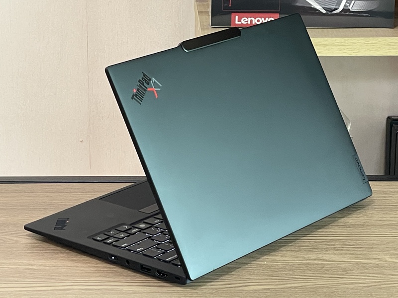 Lenovo Thinkpad X1 Carbon 12th